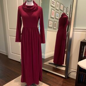 Elegant Burgundy Long Sleeve Dress
